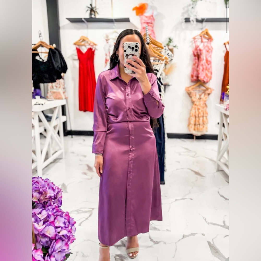 Jacque the Label Sylvie Satin Button Midi Shirt Dress Ruched Purple Plum M NWT - Picture 3 of 9